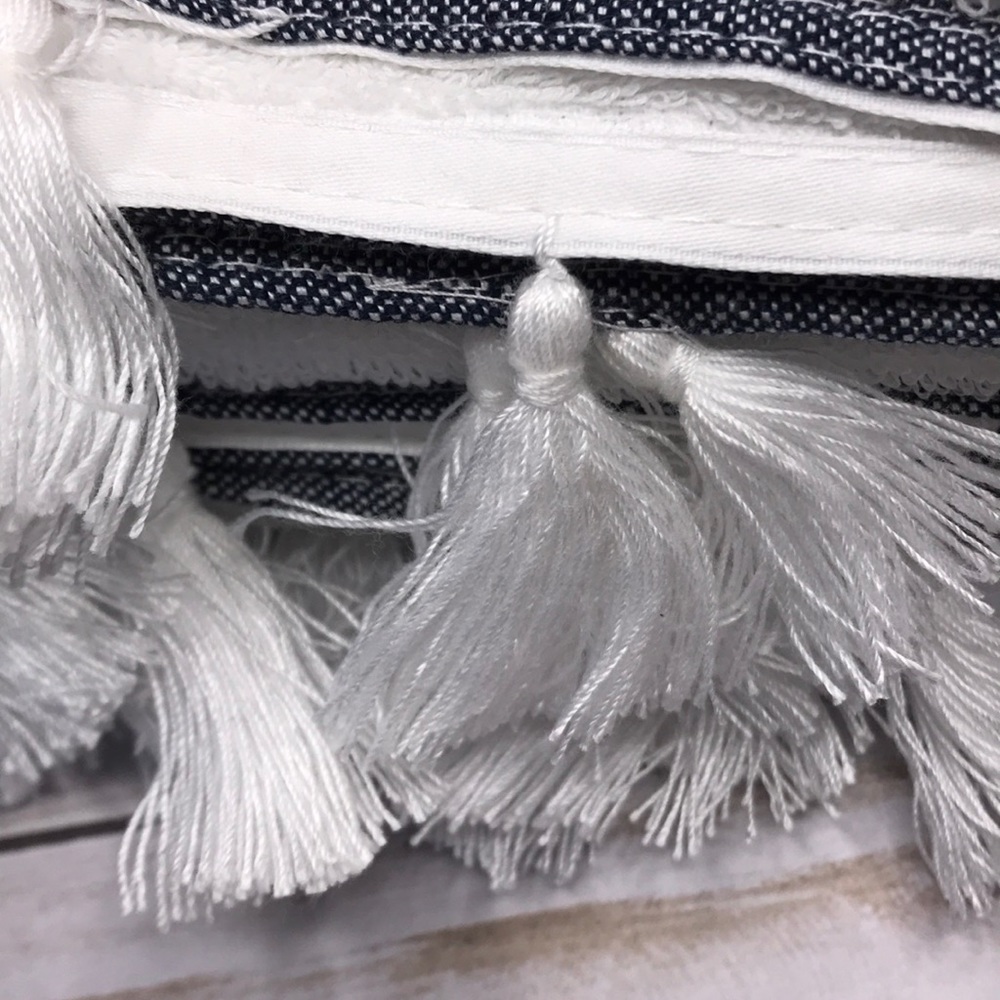 NWT Trust The Magic Large Beach Towel - Picture 8 of 8